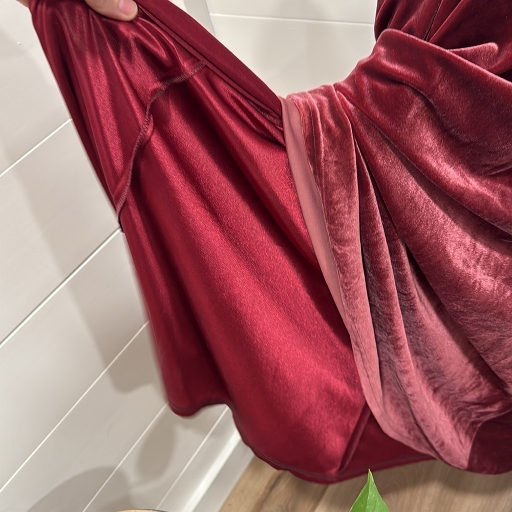 Revelry Micah Convertible Velvet Maxi Dress in Romantic Rose Red Size Medium - Picture 8 of 14